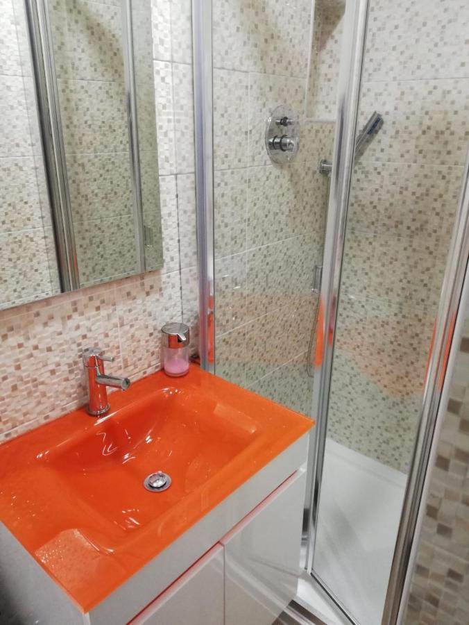 Bed&Shower Moscavide -Self Check-In Ngoại thất bức ảnh